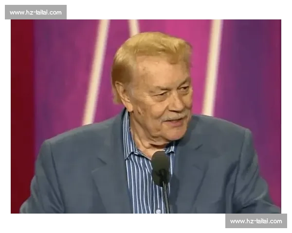 抵押 11 栋公寓换湖人，46 年套现百亿：巴斯家族的资本魔术